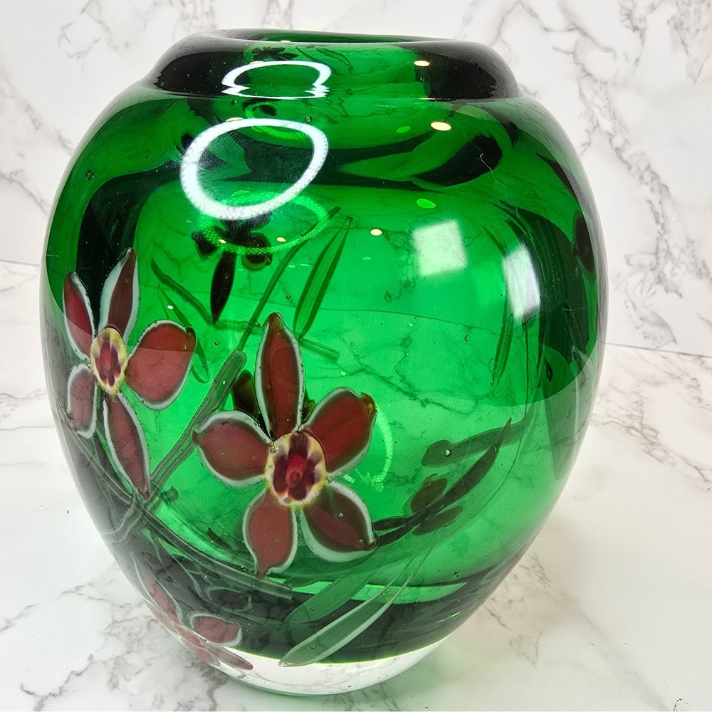 Hand Blown Emerald Green Art Glass Floral Vase Bubble Inclusions 5 Inch & 3 lbs